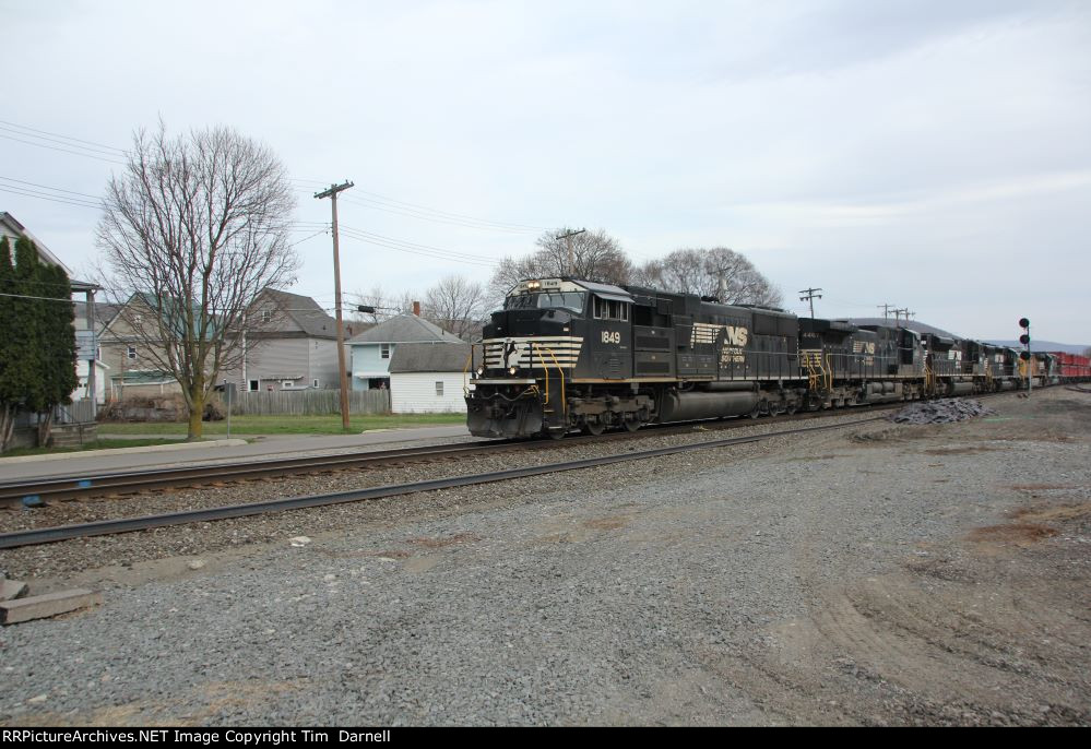 NS 1849 leads a 6 unit 309.